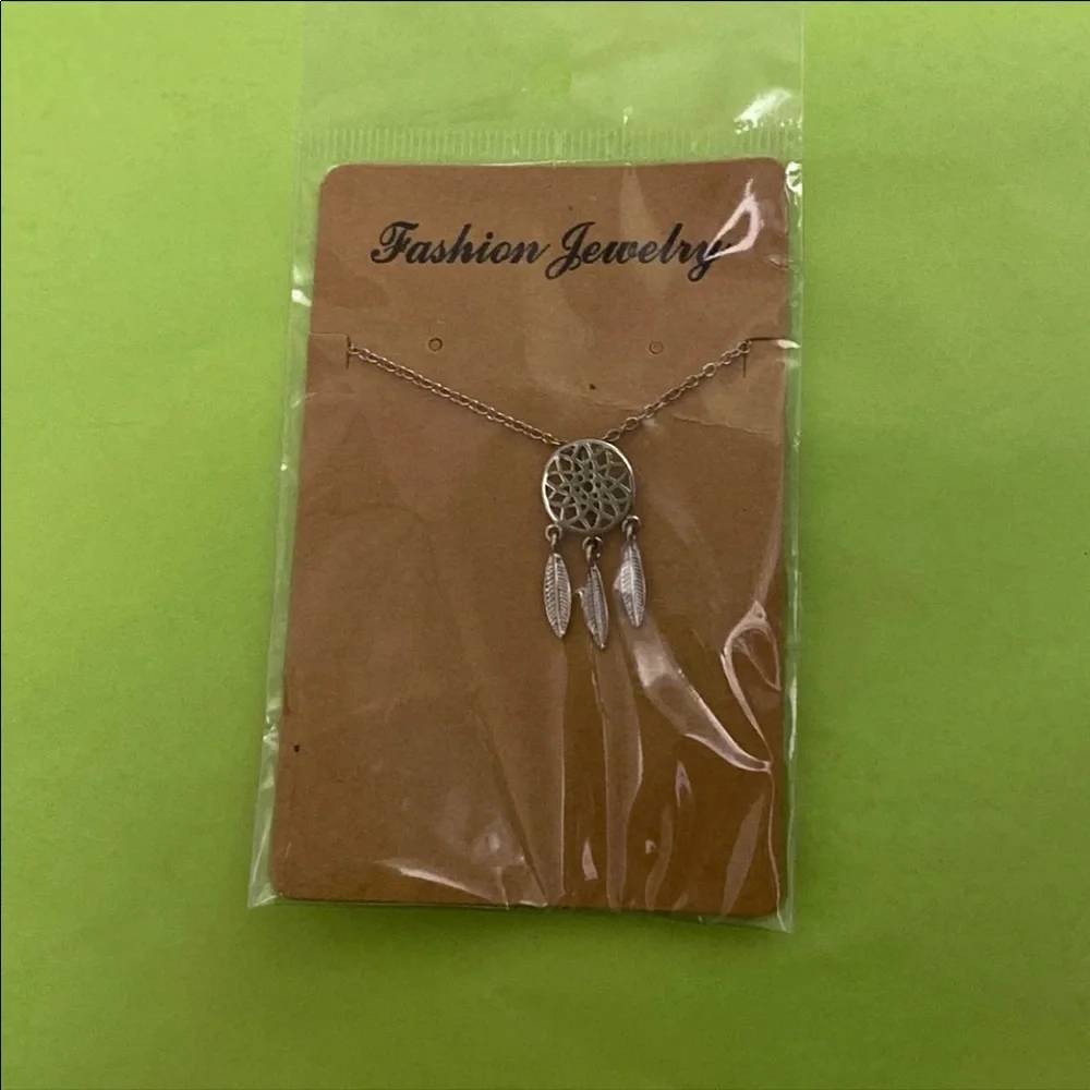 ⭐️Last one! NWT Boho Dream Catcher Necklace - Picture 2 of 3